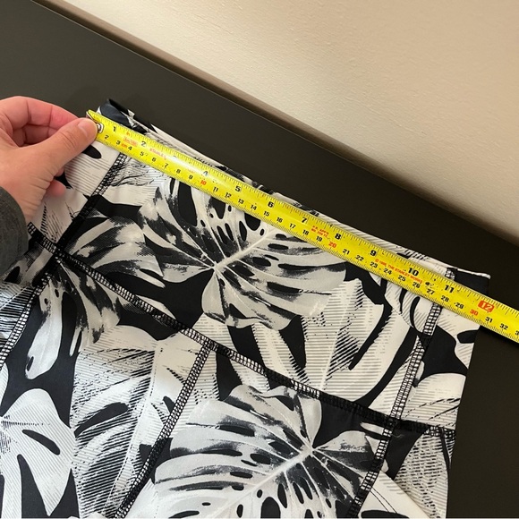 Cycle House by Marika Laura Side Pockets Bermuda Shorts - Picture 13 of 15